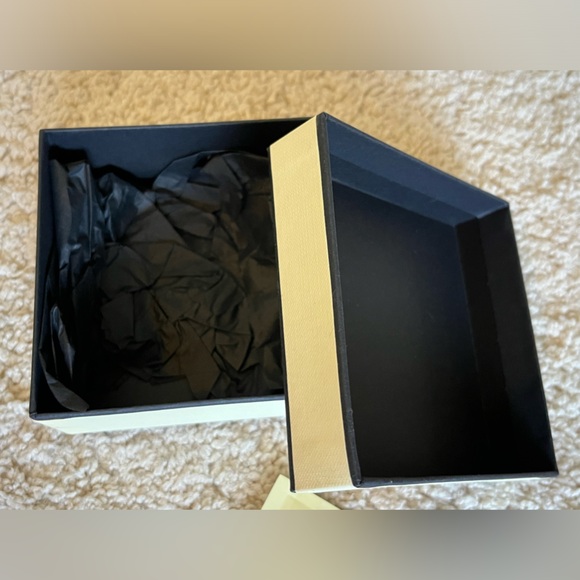 Jo Malone Mini Essentials Trio with Gift Box - Picture 8 of 9